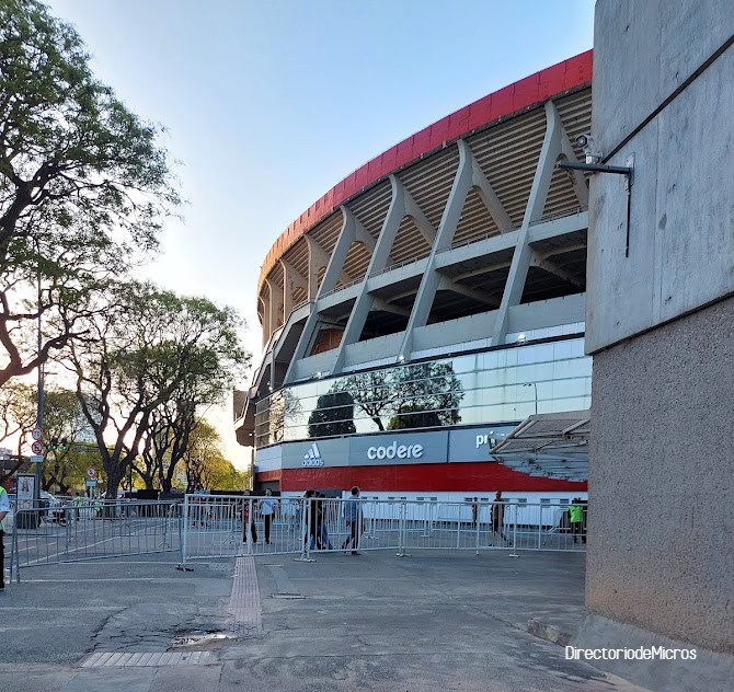 Cómo llegar a Estadio Monumental de Villa Lynch - Club Deportivo UAI Urquiza  en General San Martín en Colectivo, Tren o Subte?