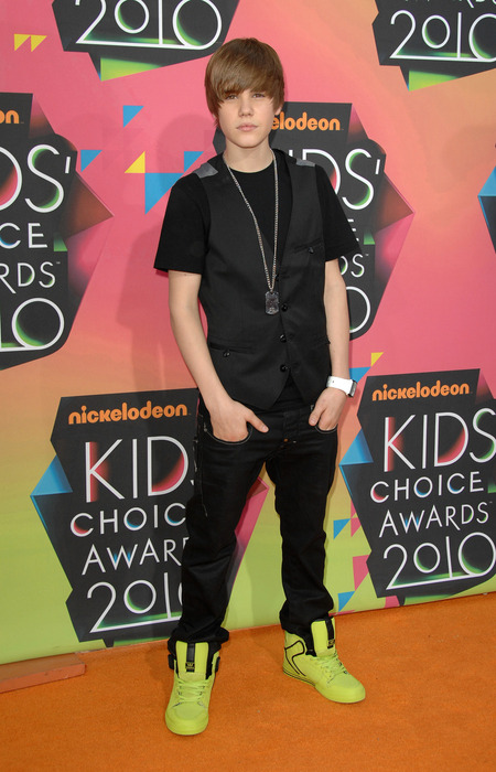 justin bieber kids choice awards 2010. pictures Justin Bieber at Kids