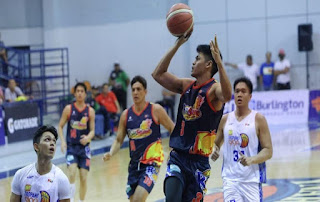 PBA-Inside-and-Outside-Rain-or-Shine-Rallies-Late-as-Win-Remains-Elusive-for-TNT-in-PBA-On-Tour