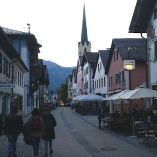 rua principal em Garmisch-Partenkirchen Alemanha