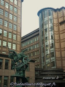Londres bâtiment statue