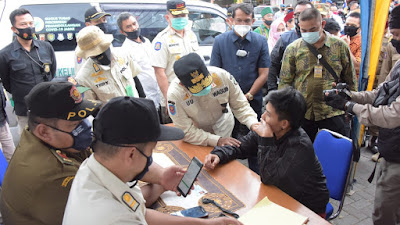 Sicaplang Catat Pelanggar Prokes, Wagub Jabar Tinjau Implementasi Pergub Nomor 60 di Kab. Garut