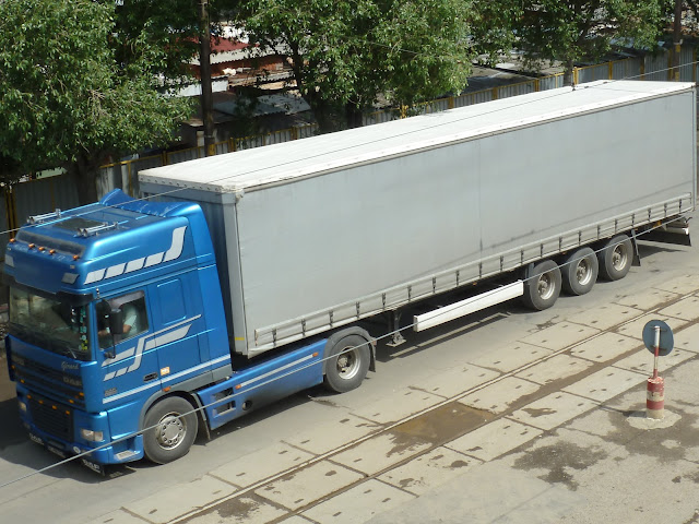 DAF 95 XF 530  4x2 Truck Blue + Gray Curtain SideTrailer