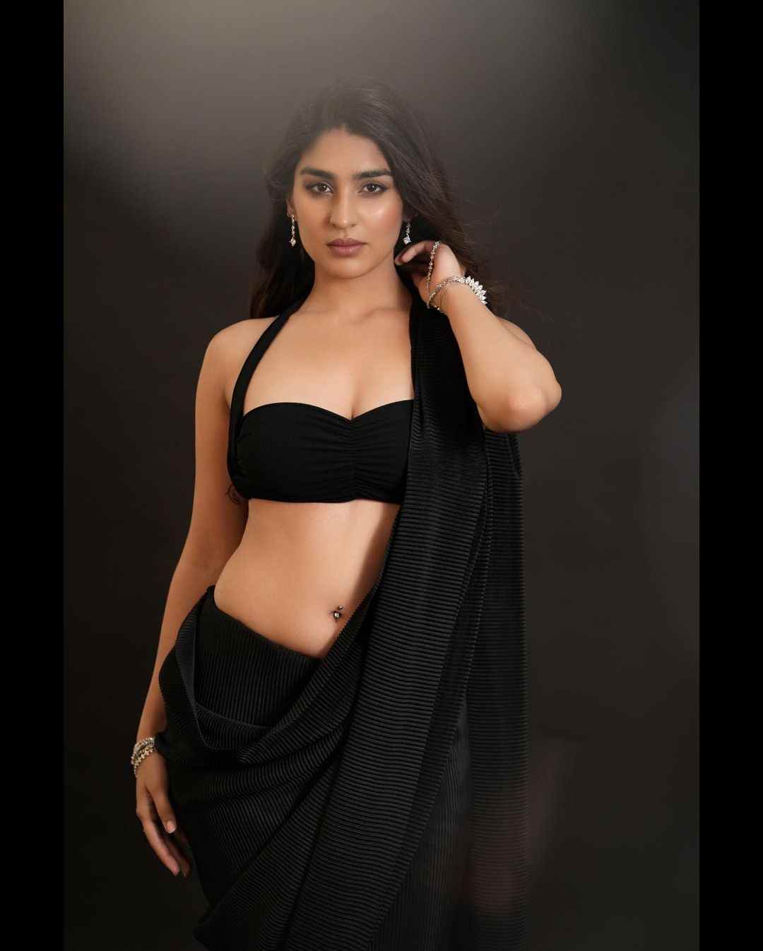 Indian top actress and model Yukti Thareja in black half saree. Yukti Thareja bong woman. Yukti Thareja sexy bikini. Yukti Thareja Instagram download, Indian actresses xxx. Yukti Thareja sex video download.