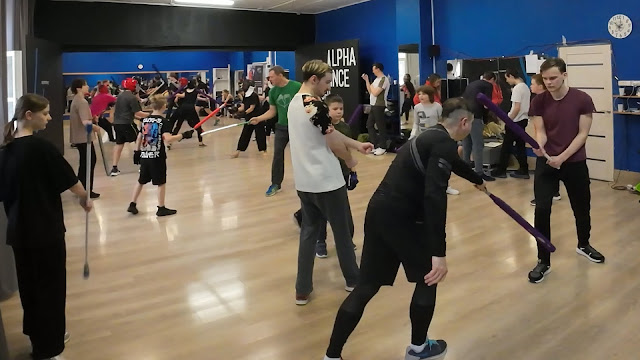 Урок японского фехтования японским мечом катана в школе кендзюцу Katana Club