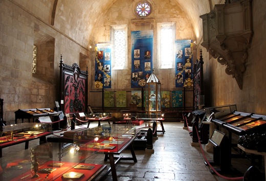 Batalha - Mosteiro de Santa Maria da Vitória - museu do soldado desconhecido - oferendas.1