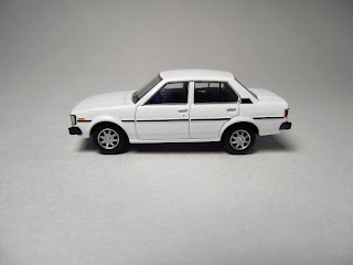 Tomica Limited Vintage Toyota Corolla 1500 GL