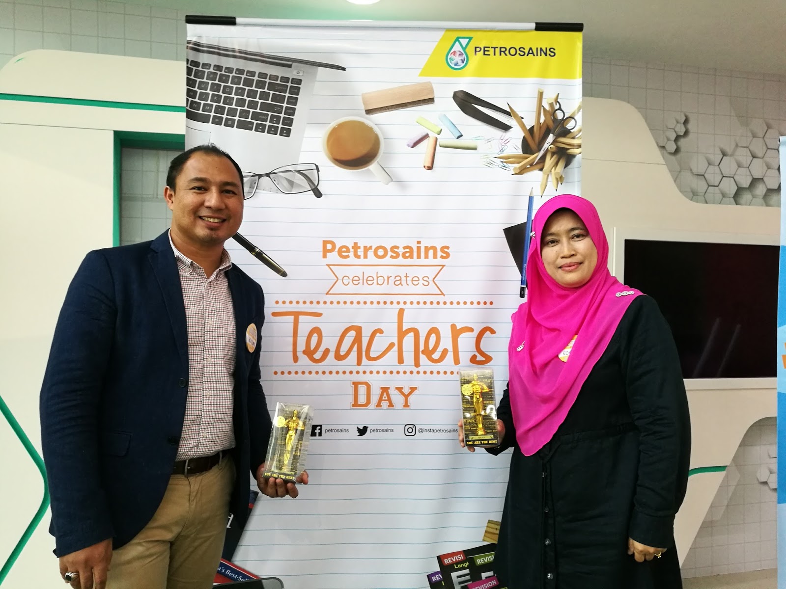 Sambutan Hari Guru Bersama Petrosains di Kuantan Pahang 