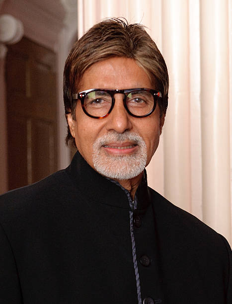 "The Phenomenal Journey of Amitabh Bachchan: From "Zanjeer" to Bollywood Legend"