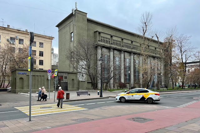 Большая Никитская улица, Центральная тяговая подстанция Т-3 Московского метрополитена (построена в 1935 году) Большая Никитская улица, Центральная тяговая подстанция Т-3 Московского метрополитена