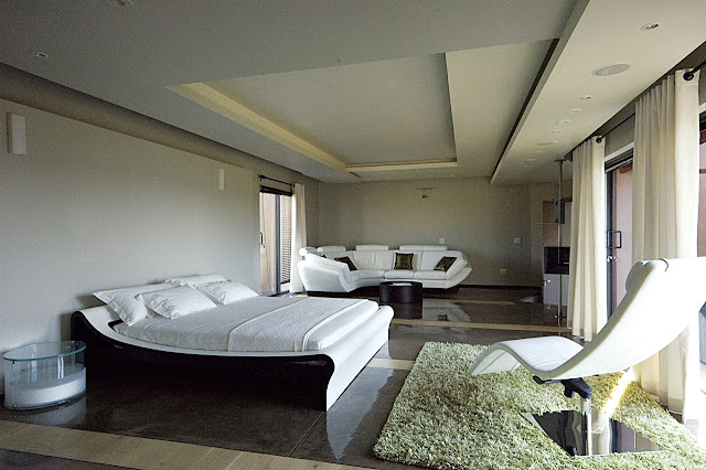 Modern minimal bedroom