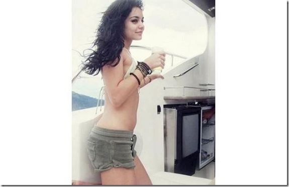sexy-celebs-drink-beer-293674