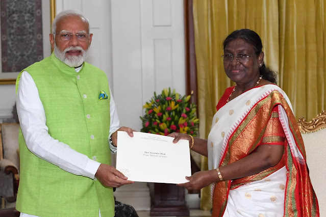 பிரதமர் நரேந்திர மோடி ராஜினாமா / Prime Minister Narendra Modi resigns