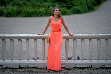 Neonowa sukienka maxi; Inspiracja na lato | KiK Fashion & Style - Czytaj więcej »