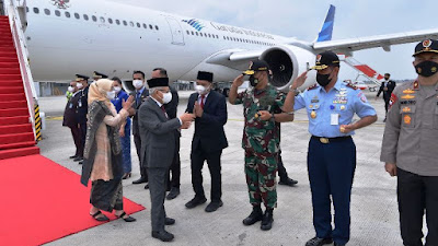 Pj Gubernur Banten Al Muktabar Sambut Kedatangan Wapres KH Ma'ruf Amin Dari Kunjungan Kerja ke UEA dan Mesir