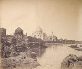 La primera fotografía del Taj Mahal (1858)