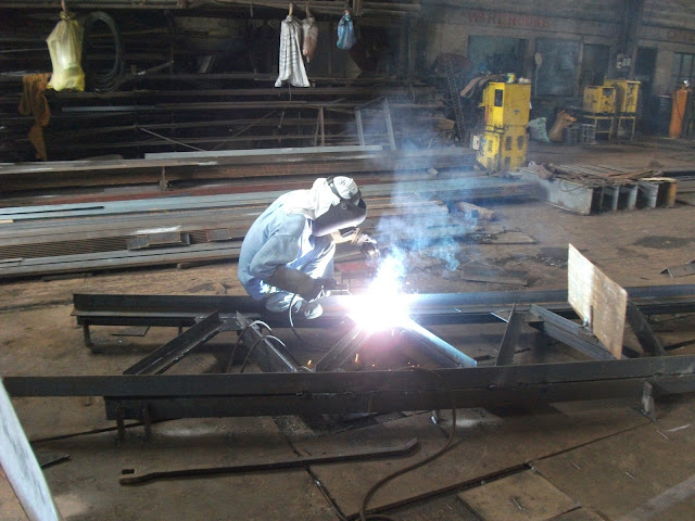 Full welding of the steel trusses