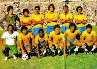 SELECCIÓN DE BRASIL - Temporada 1980-81 - João Leite, Edevaldo, Cerezo, Oscar, Luizinho, Junior; Nockaute Jack (cuidador), Tita,  Paulo Isidoro, Socrates, Batista, Zé Sérgio - URUGUAY 2 (Barrios, Victorino) BRASIL 1 (Socrates) - 10/01/1981 - Copa de Oro de Campeones Mundiales, final - Montevideo, Uruguay, estadio Centenario - URUGUAY gana el llamado Mundialito