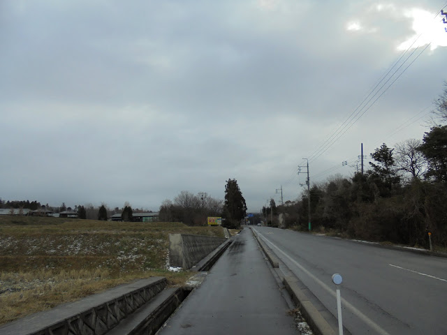 名和岸本線３６道路から大山を観ても雲に覆われています