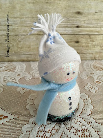 Vintage, Paint and more... snowman DIY'd with wooden pieces painted and glittered