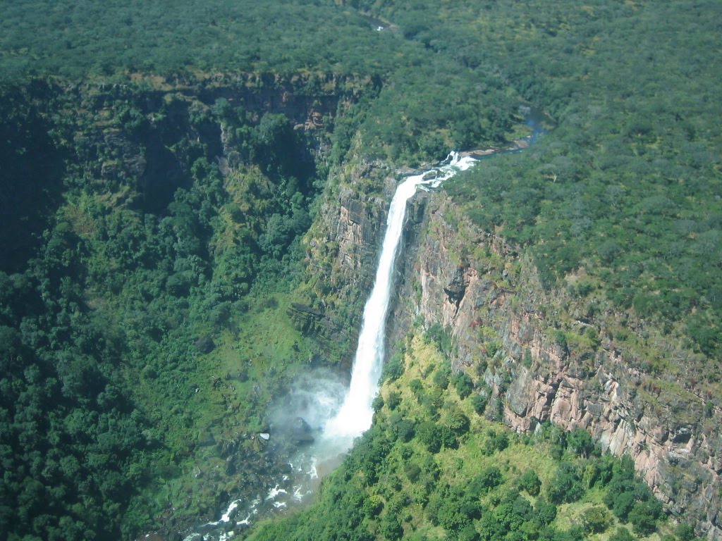Download this Lofoi Falls picture