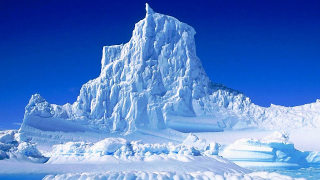 Frozen Waves in Antarctica