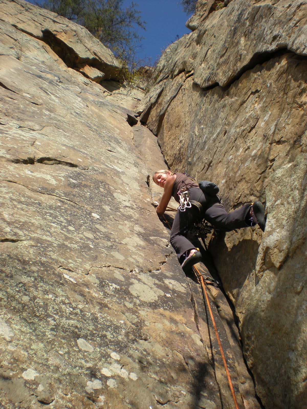 Mooney Mountain Guides: Dixie Craggin at the Tennessee Wall