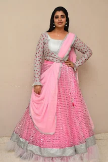 Anchor Syamala beautiful looks in pink dress photoshoot