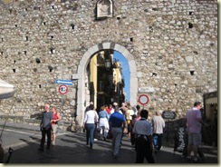 Taormino Catana Gate (Small)