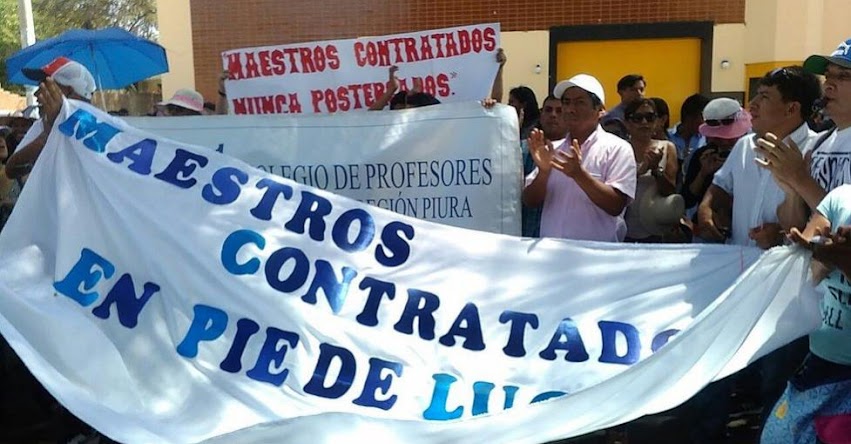 Docentes contratados protestan en frontis del Gobierno Regional de Piura exigiendo beneficios