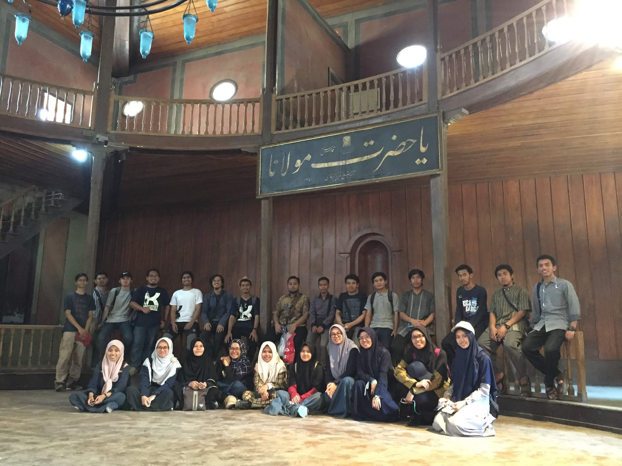 Kawan-kawan Lembaga Seni & Budaya PCINU Mesir di Takiyyah Mawlawiyyah di jalan Al-Suyufiyyah, Kairo. | wide image