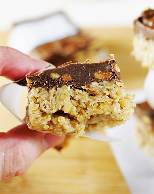 My Mom used to brand these a lot when I was growing upwardly Oh Henry! Bars  Gooey Fudgey Peanut-Buttery Goodness