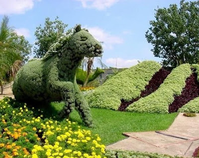 16 Highly creative Green Sculptures Seen On www.coolpicturegallery.net