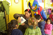 BIBLIOMOVIL en visita a jardines de la comuna en el dia del niños junto con . (www)