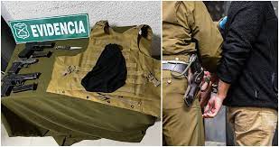 Dos menores y un adulto son detenidos en Reñaca con un vehículo robado en Limache. Al interior llevaban armas de fuego y un chaleco antibalas.