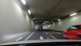 https://www.express.de/duesseldorf/bmw-fahrer-voellig-bekloppt-ratinger-rast-mit-116-km-h-durch-koe-bogen-tunnel-32320152?originalReferrer=