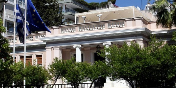 Κοινωνική έκρηξη, αποδοκιμασίες υπουργών - βουλευτών και φαινόμενο ΣΥΡΙΖΑ εναντίον ΣΥΡΙΖΑ προκαλούν πονοκέφαλο στο Μαξίμου