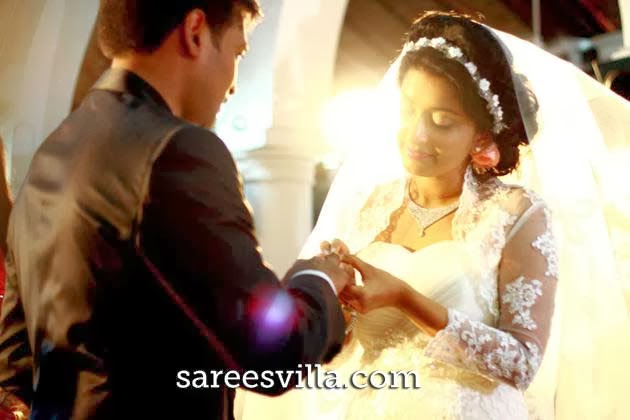 Meera Jasmine Marriage Photos – Movie Photos Gallery