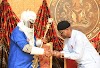 Rivers state Governor present Certificate of Recognition to Oba of Ogbaland 