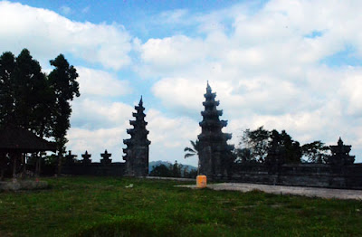 pura pucak padang dawa; pura pucak padang dawa bali; pura luhur pucak padang dawa baturiti tabanan; babad pura pucak padang dawa; odalan di pura pucak padang dawa; musyawarah barong; barong meeting; musyawarah barong di pura pucak padang dawa; dusun bamgli baturiti; pasar baturiti