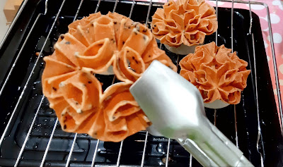 Thai Snack Crispy Lotus Blossom Cookies