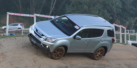 Isuzu MU-X Kokoh Sebagai SUV Off-Road