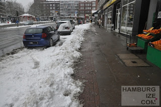 Fake-Winterdienst: "Geräumter Radweg" Winterhuder Marktplatz