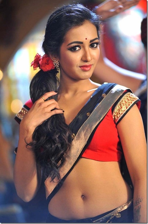 Catherine Theresa Latest Hot Navel Photos from Iddarammayilatho, Catherine Theresa Iddarammayilatho Latest Photos Stills Pics
