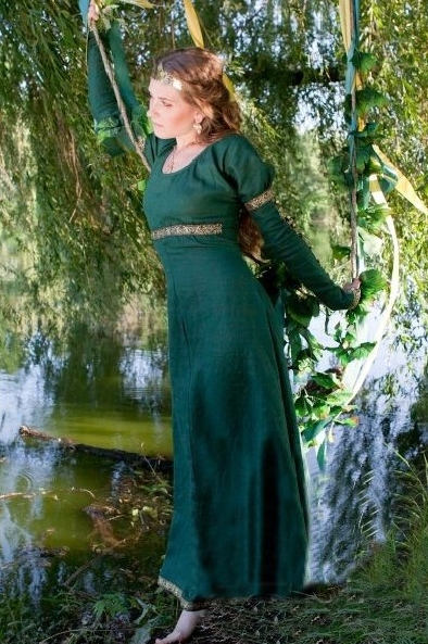 Elegant Green Forest Princess Medieval Dress