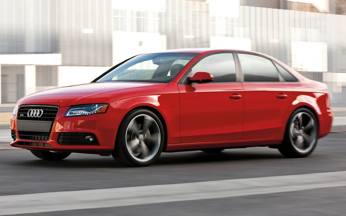 Audi A4 2012 - vermelho