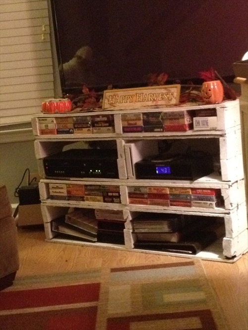 how to build a corner tv shelf