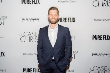 Mike Vogel Height Weight, Net Worth, Wife, Ages, Family