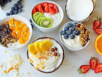 GREEK YOGURT BREAKFAST BOWLS WITH TOPPINGS