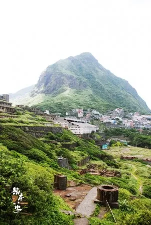 九份老街｜陰陽海奇景｜金瓜石十三層遺址｜新北九份旅遊景點